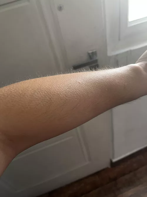 My hairy [arms] are here for u baby, dont make me wait