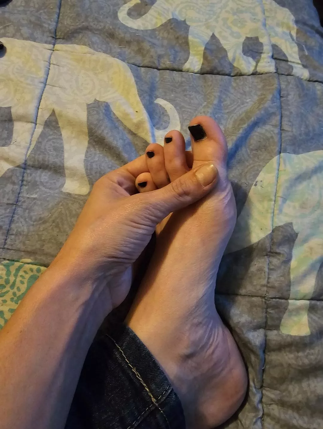 My tired feet need someone to rub them