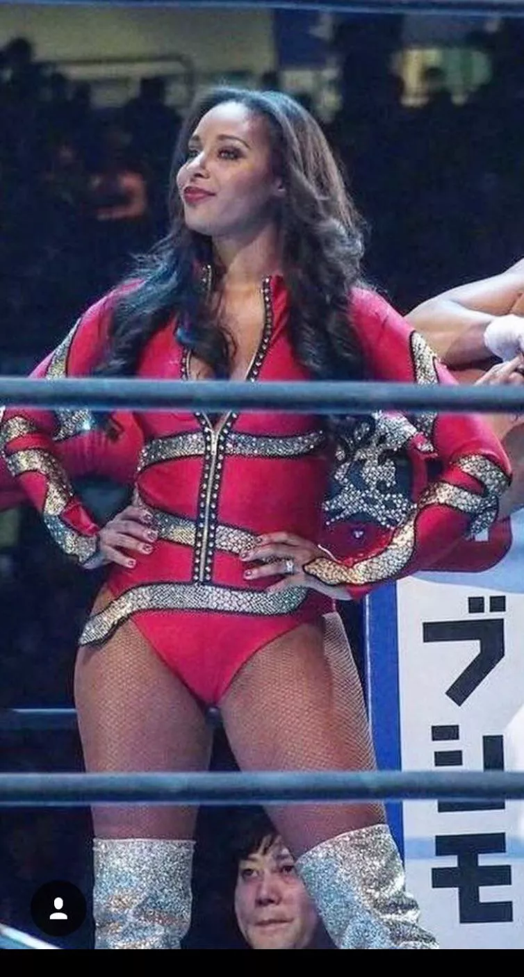 NJPW Brandi