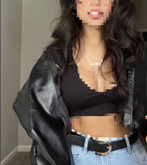 On your knees, forehead against the floor, now tell me how happy you are to be given such sweet pixels, loser. 