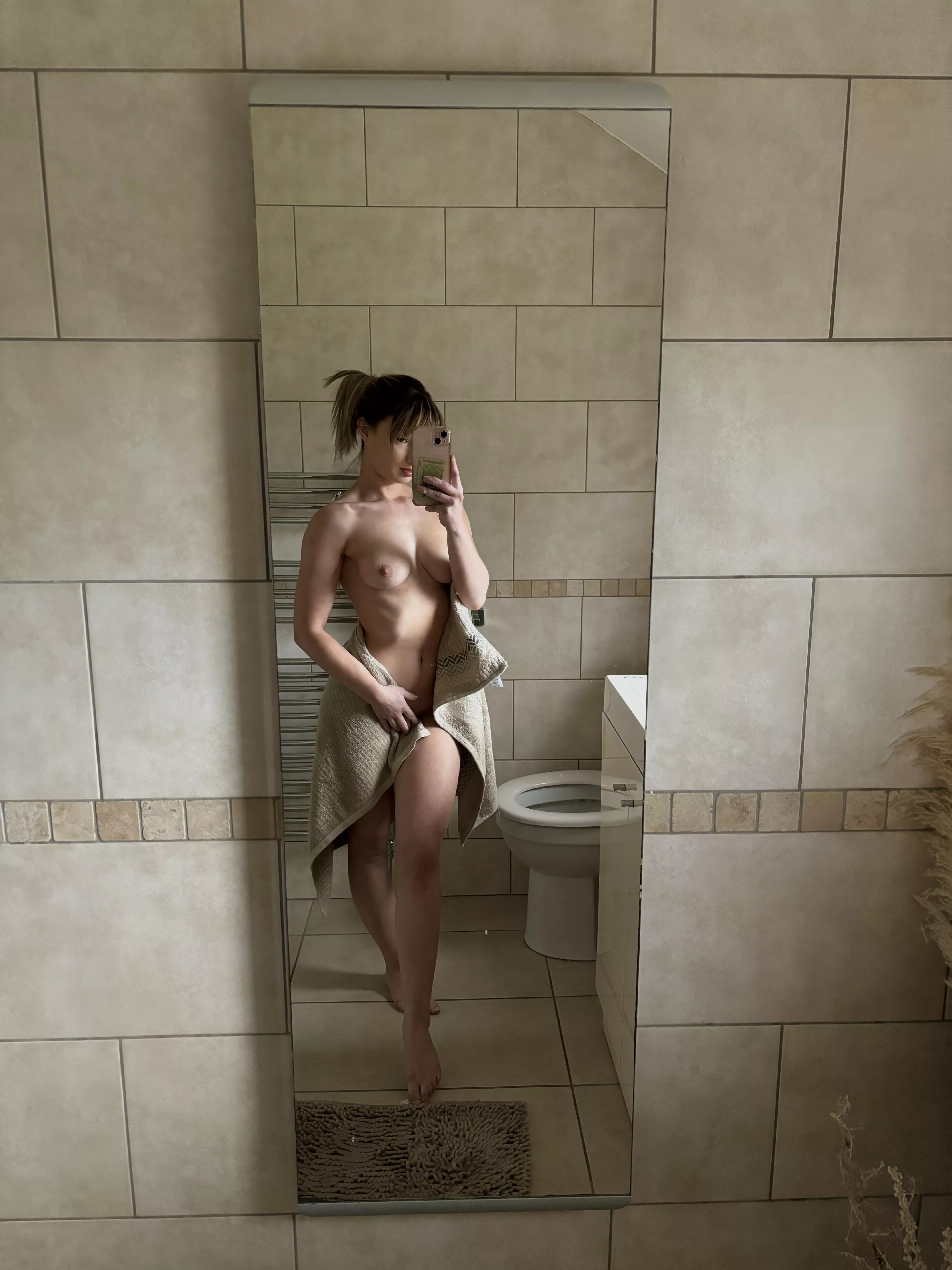 Petite but enough to squeeze (F27)