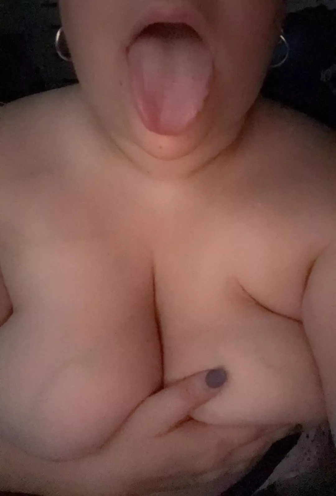 Please cum here