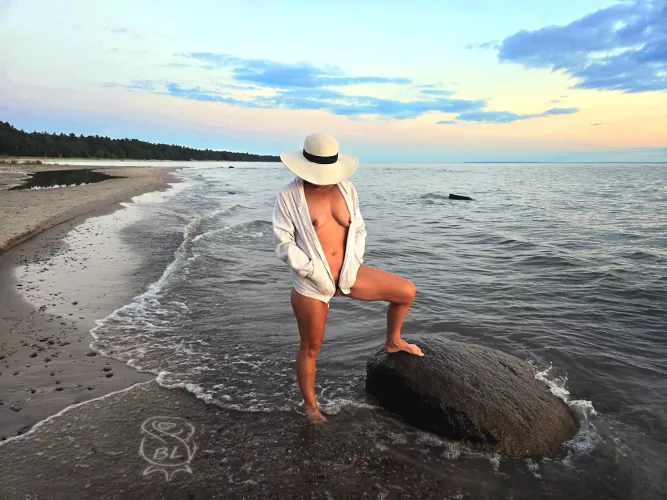 Pooh Baring it a bit 🍯