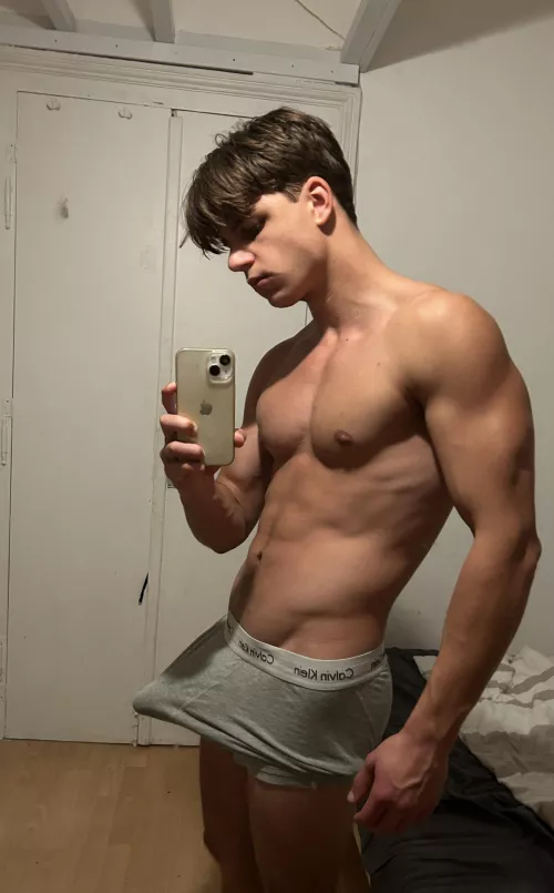 Rate my bulge from 1 to 10