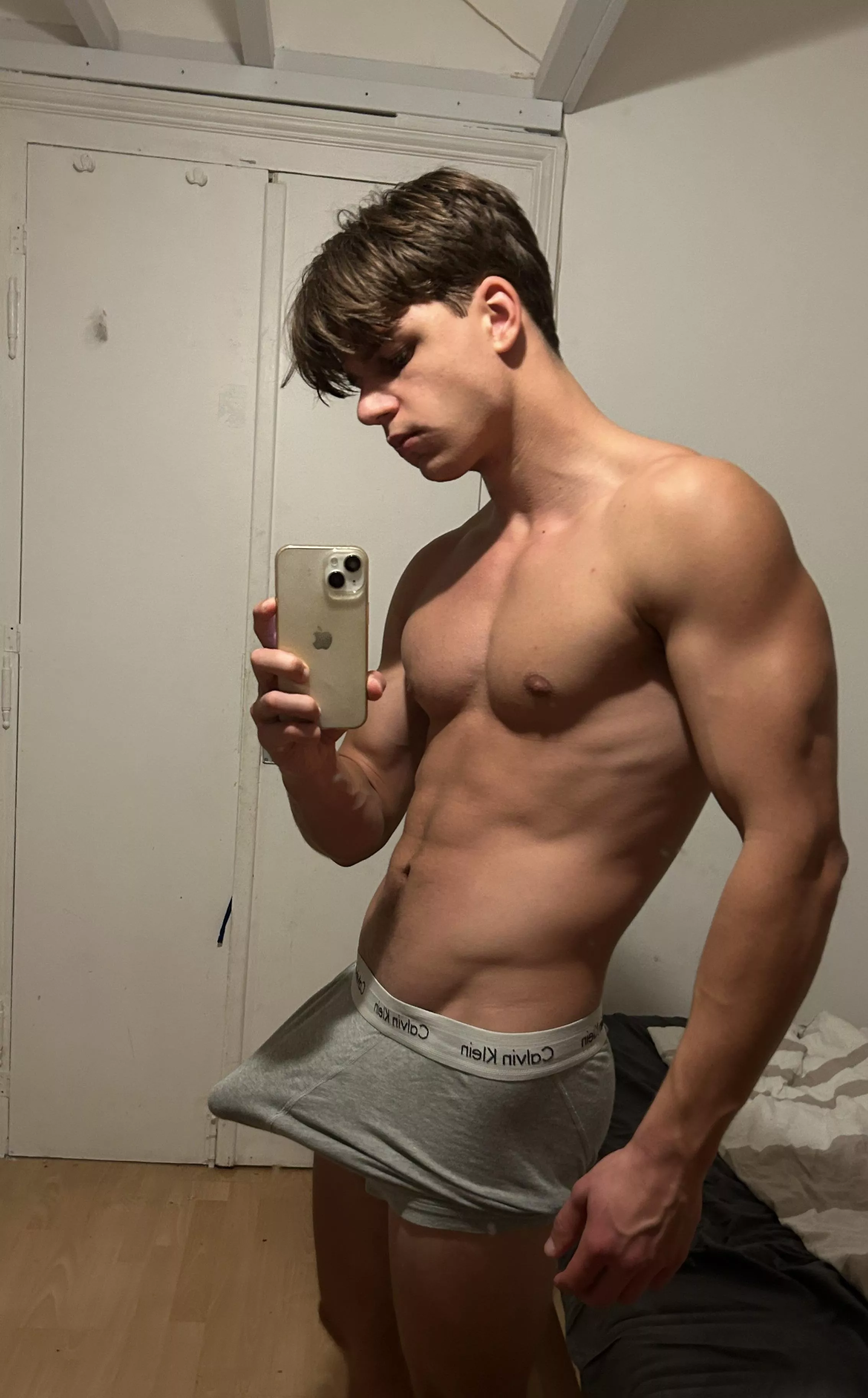 Rate my bulge from 1 to 10