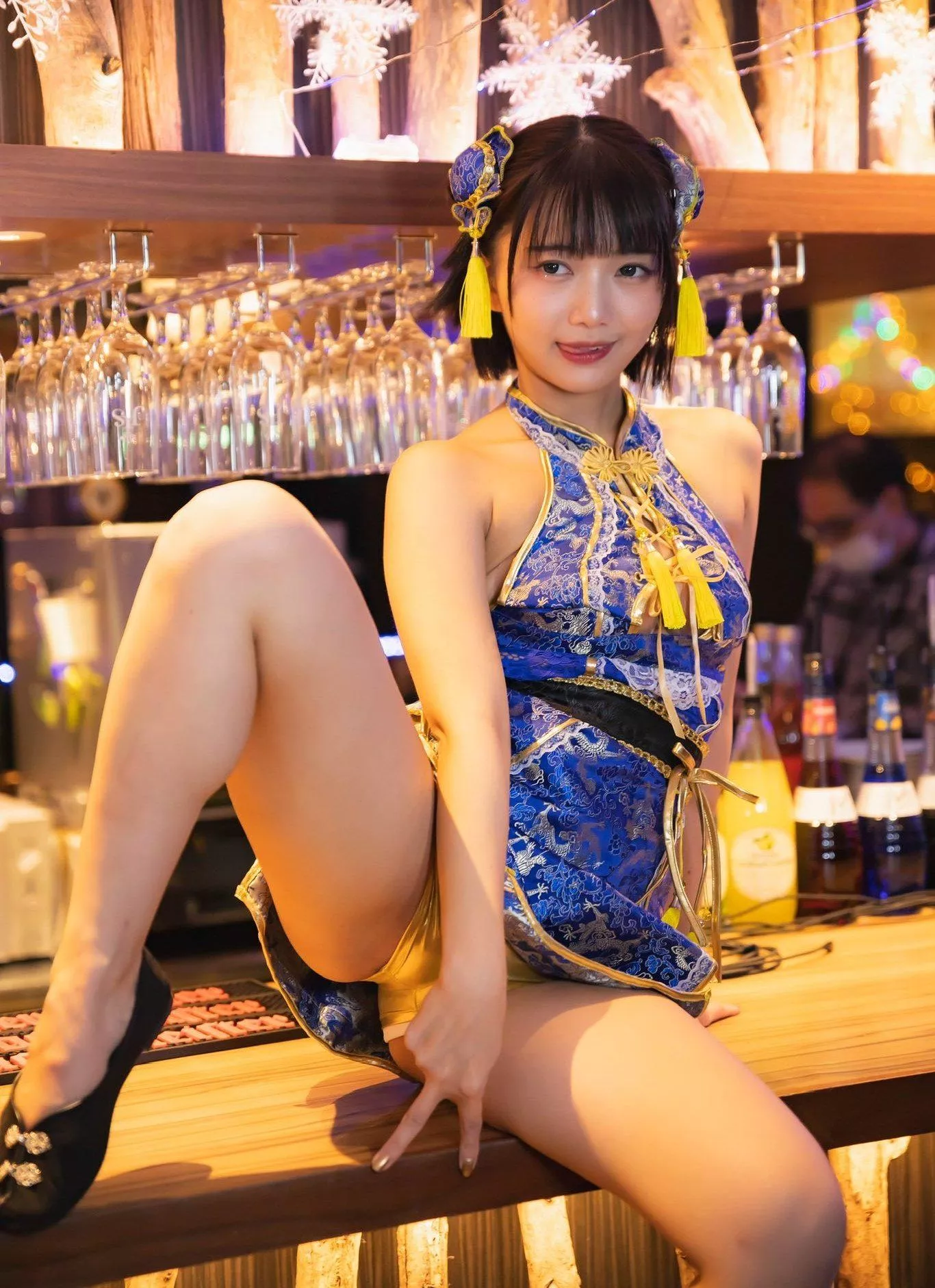 @riko_hoshino - Chinese Bartender Cosplay