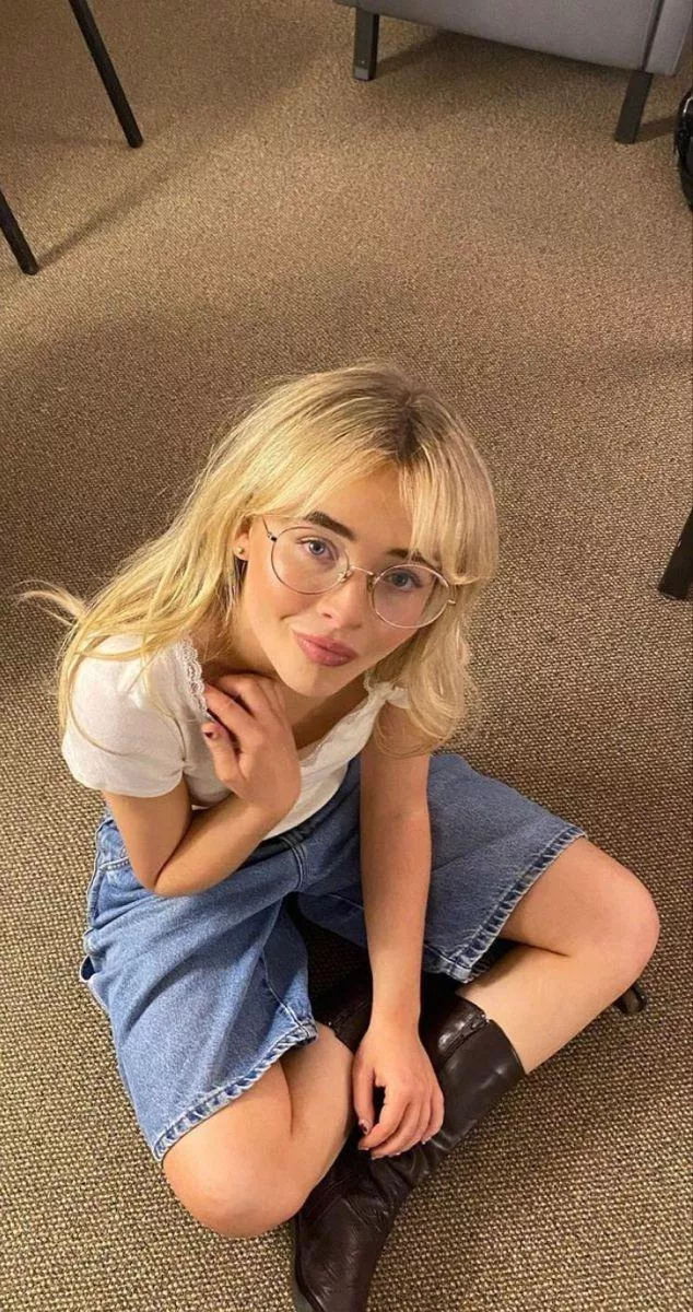 Sab w glasses 😩🥵