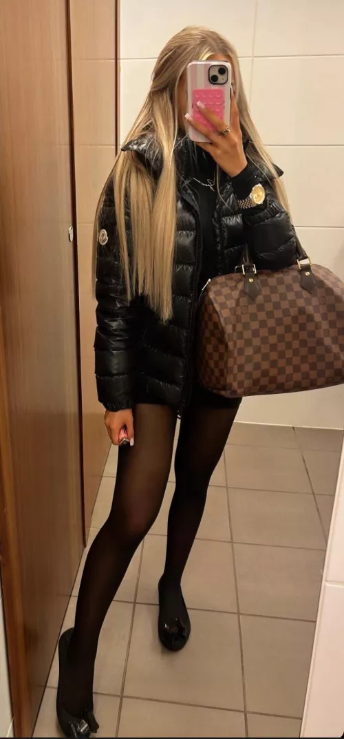 Sammy showing off her legs and flats 