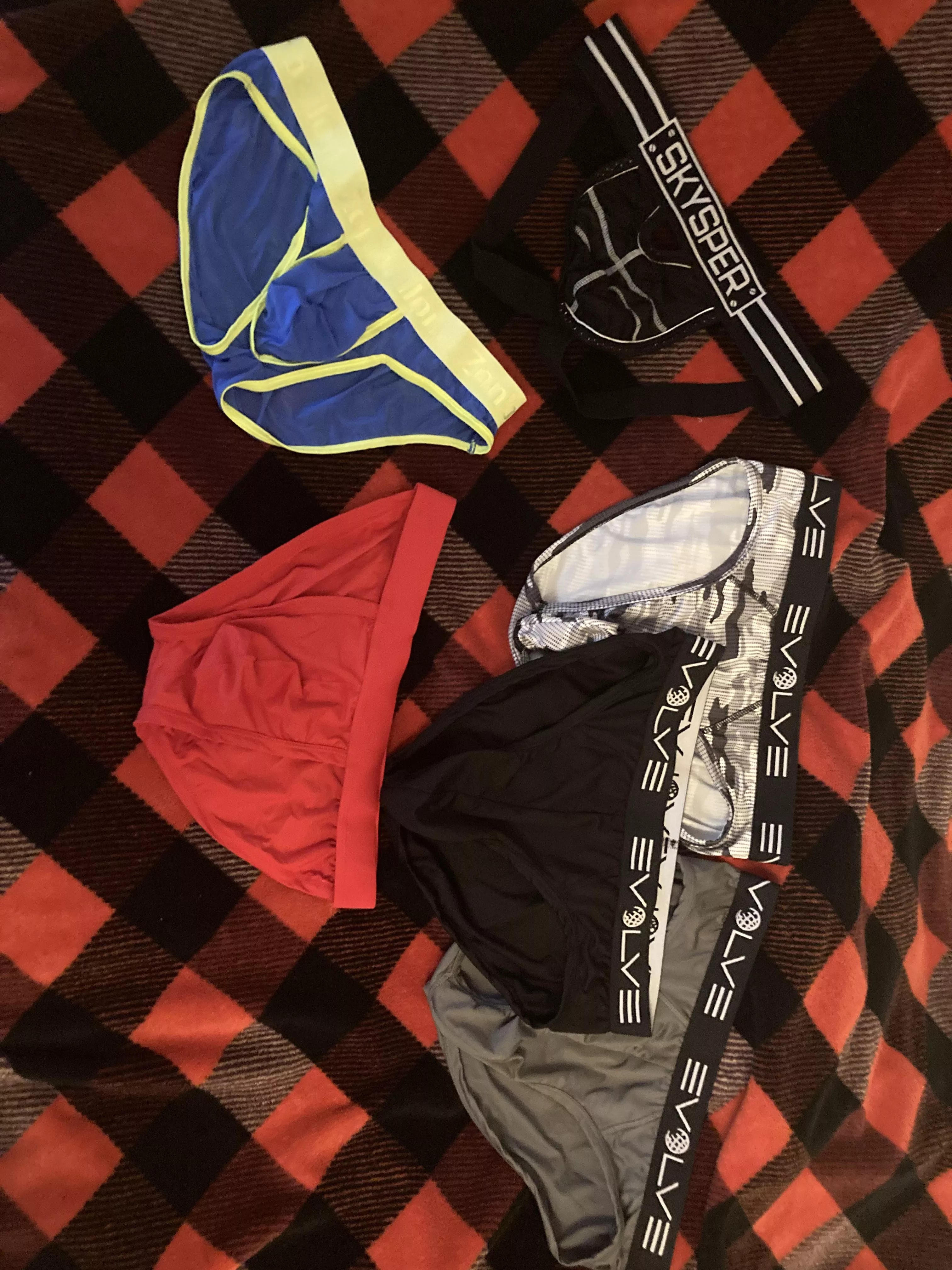 [Selling][US][$35-60] Mostly polyester stuff, medium, can customize, dm for info