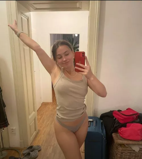 Sending masturbation video to every guy that up_votes🤤💦( i actually send promise) tel ....elina9kw