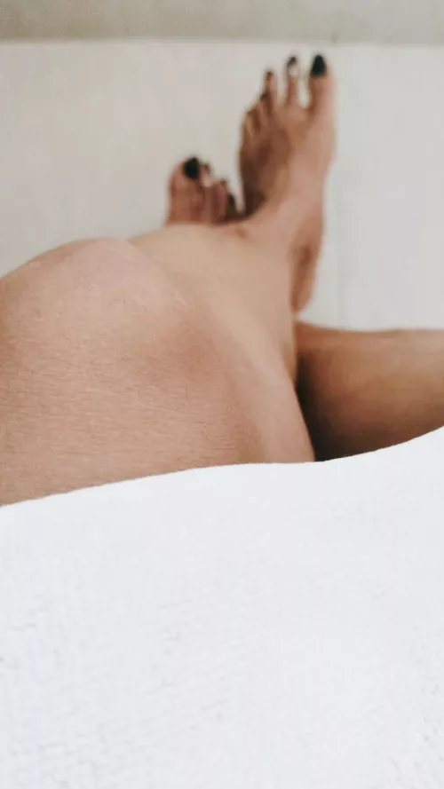 She says it's a conference.. somehow I have my doubts...😆