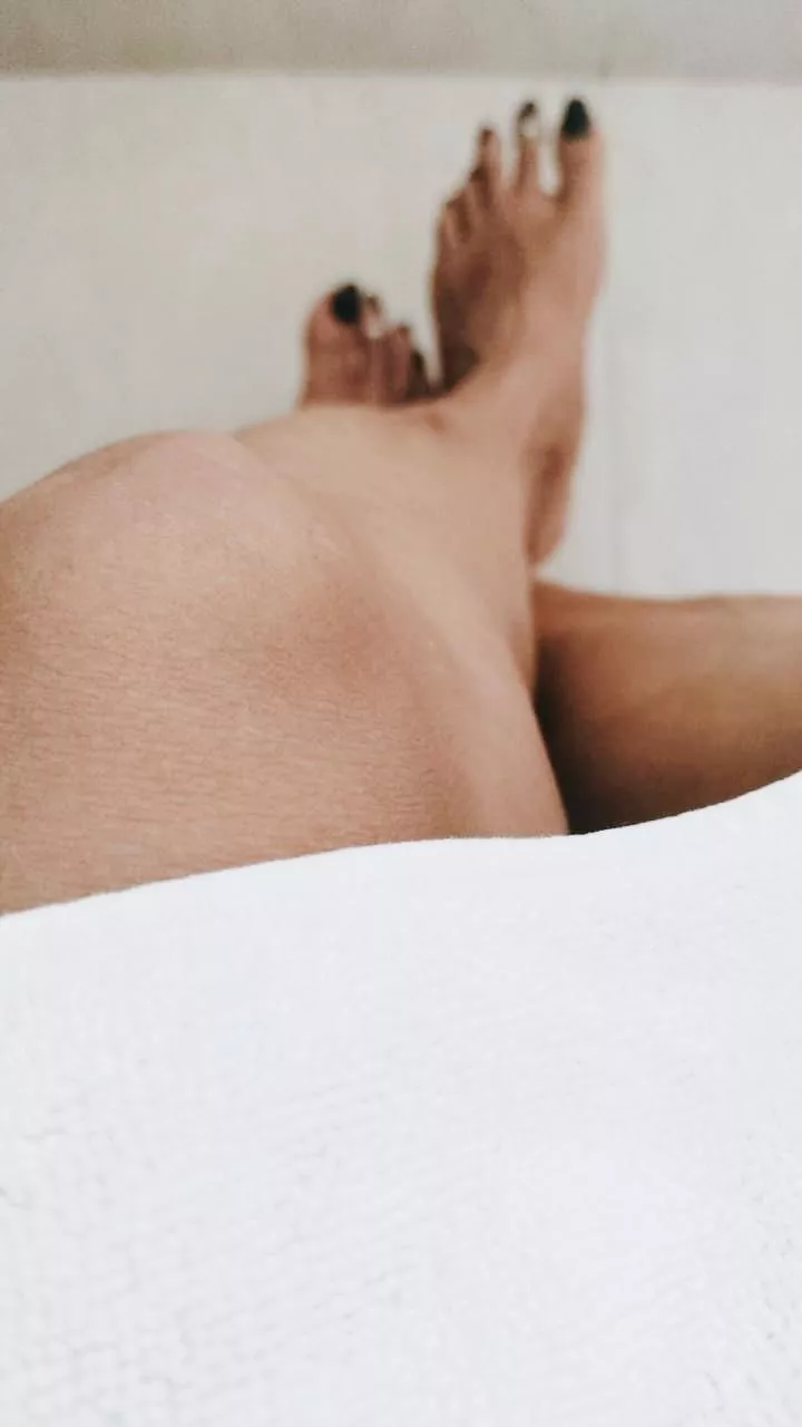 She says it's a conference.. somehow I have my doubts...😆