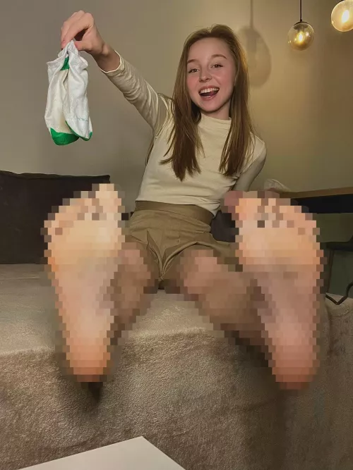 Soft hot soles or stinky dirty socks? We both know exactly there's only one thing that you deserve! 