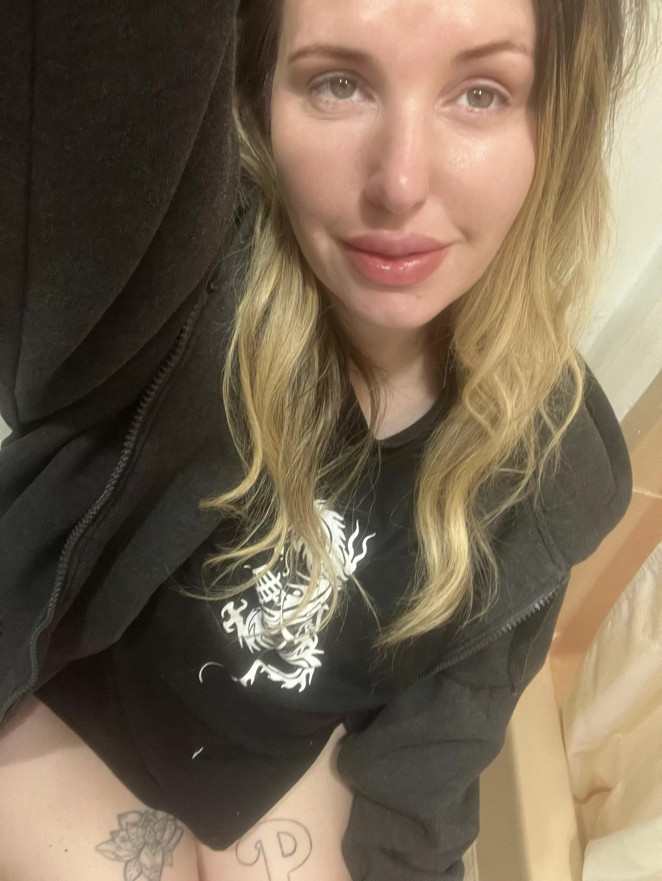 Taking a nice pee before bed 