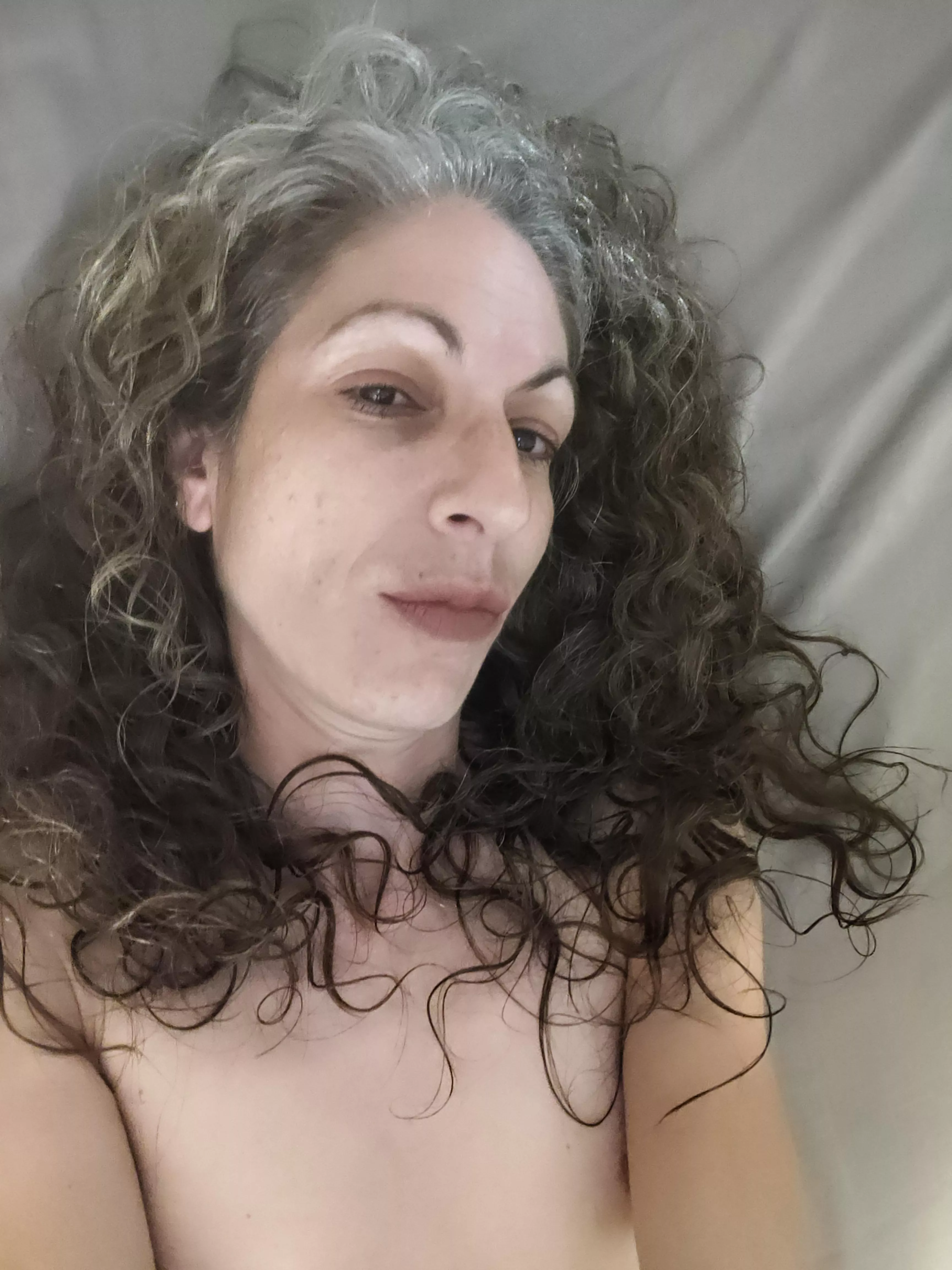 They say the nose follows you when you move🤣🤣💜💜💜