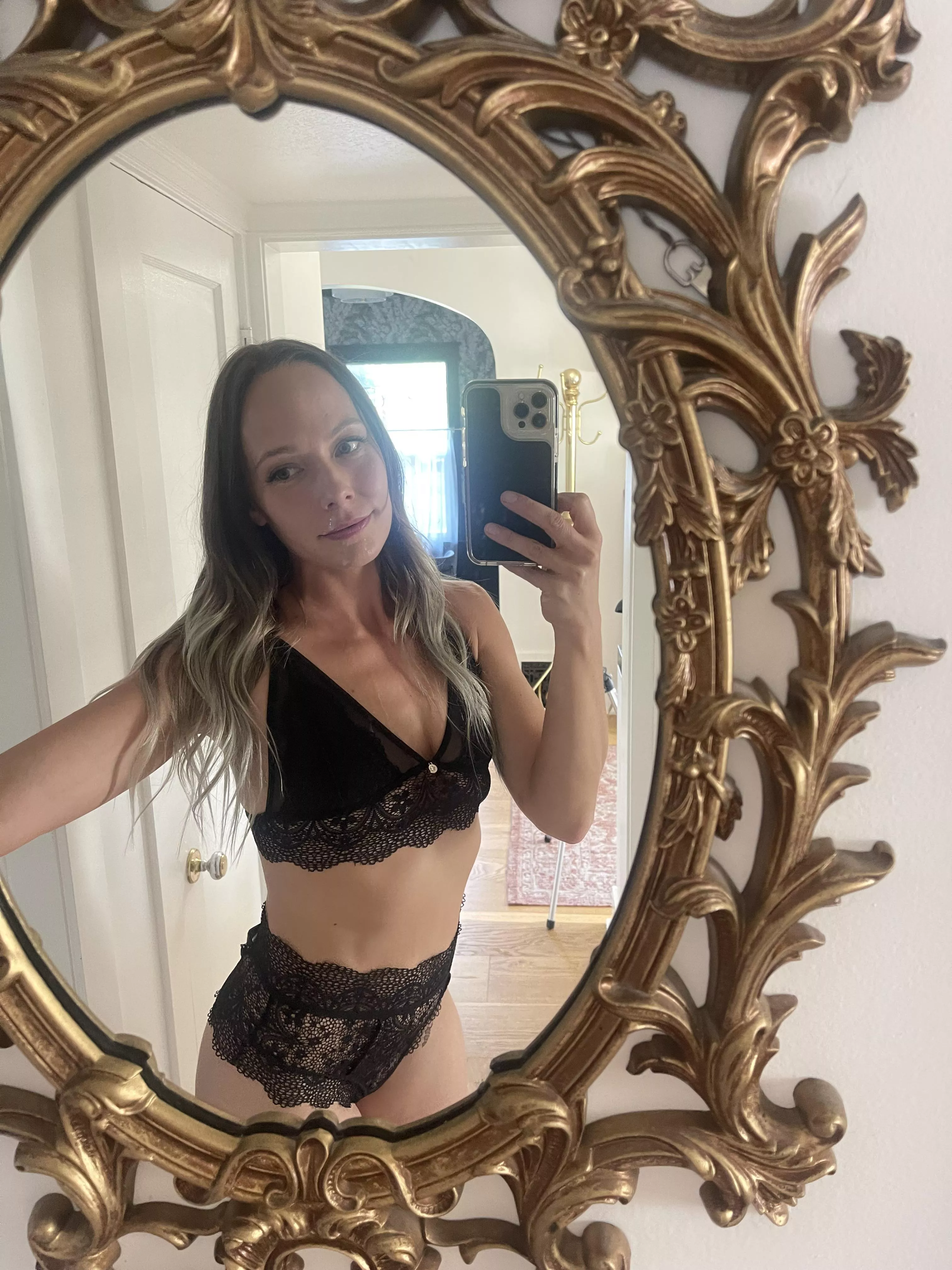 This beautiful mirror at our airbnd