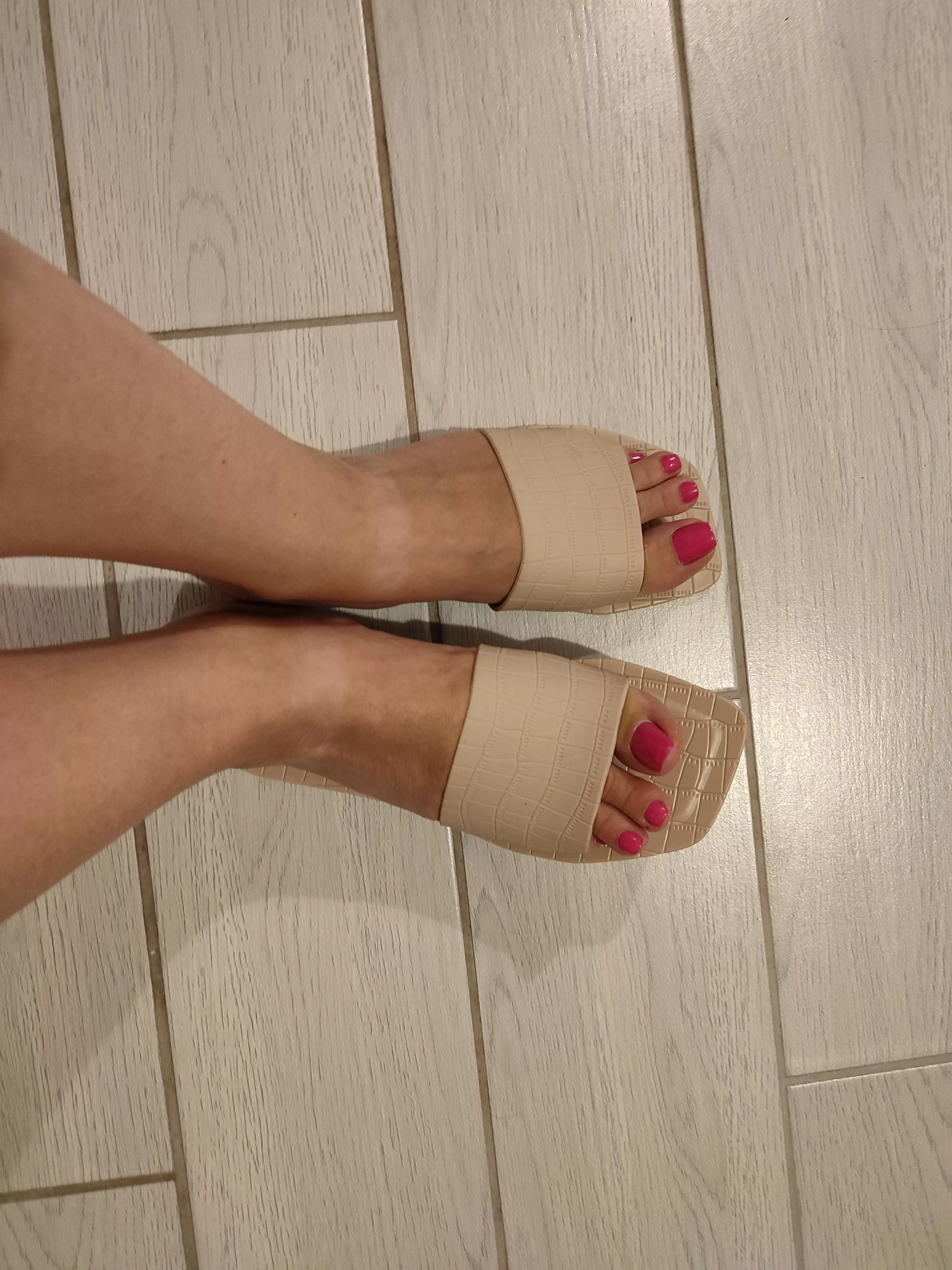 This shade on my toenails makes me feel incredibly confident