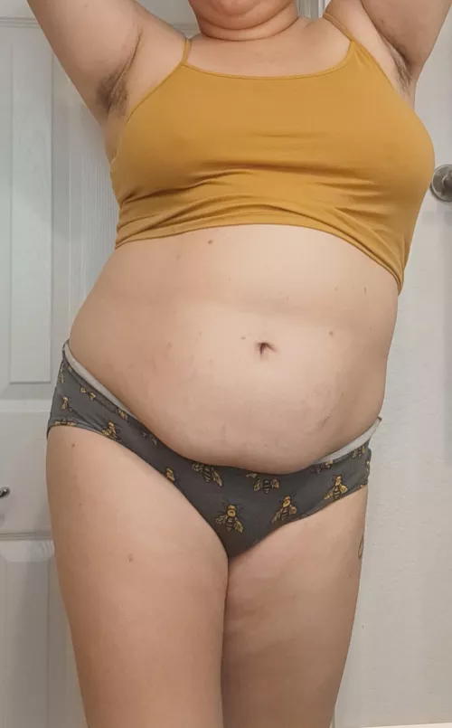 Tiny crop top & comfy undies 
