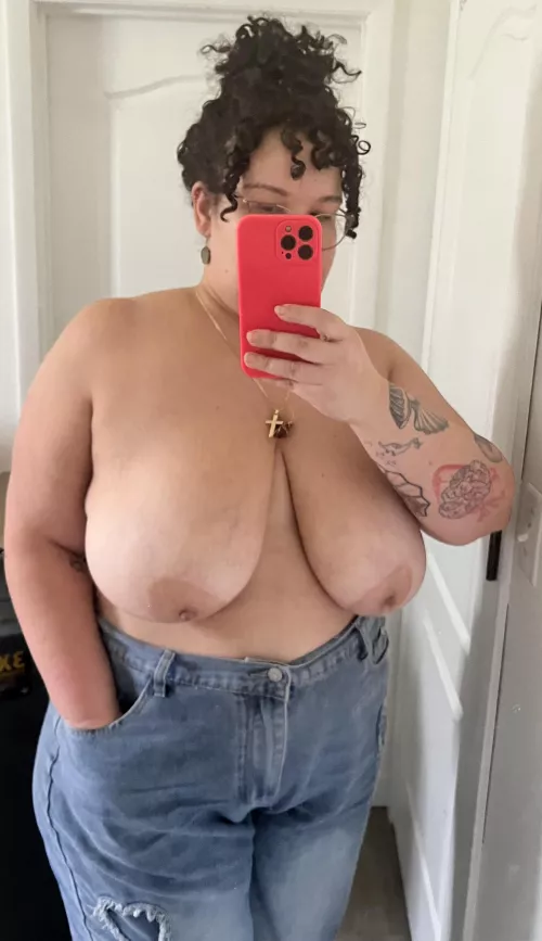 Titties in jeans