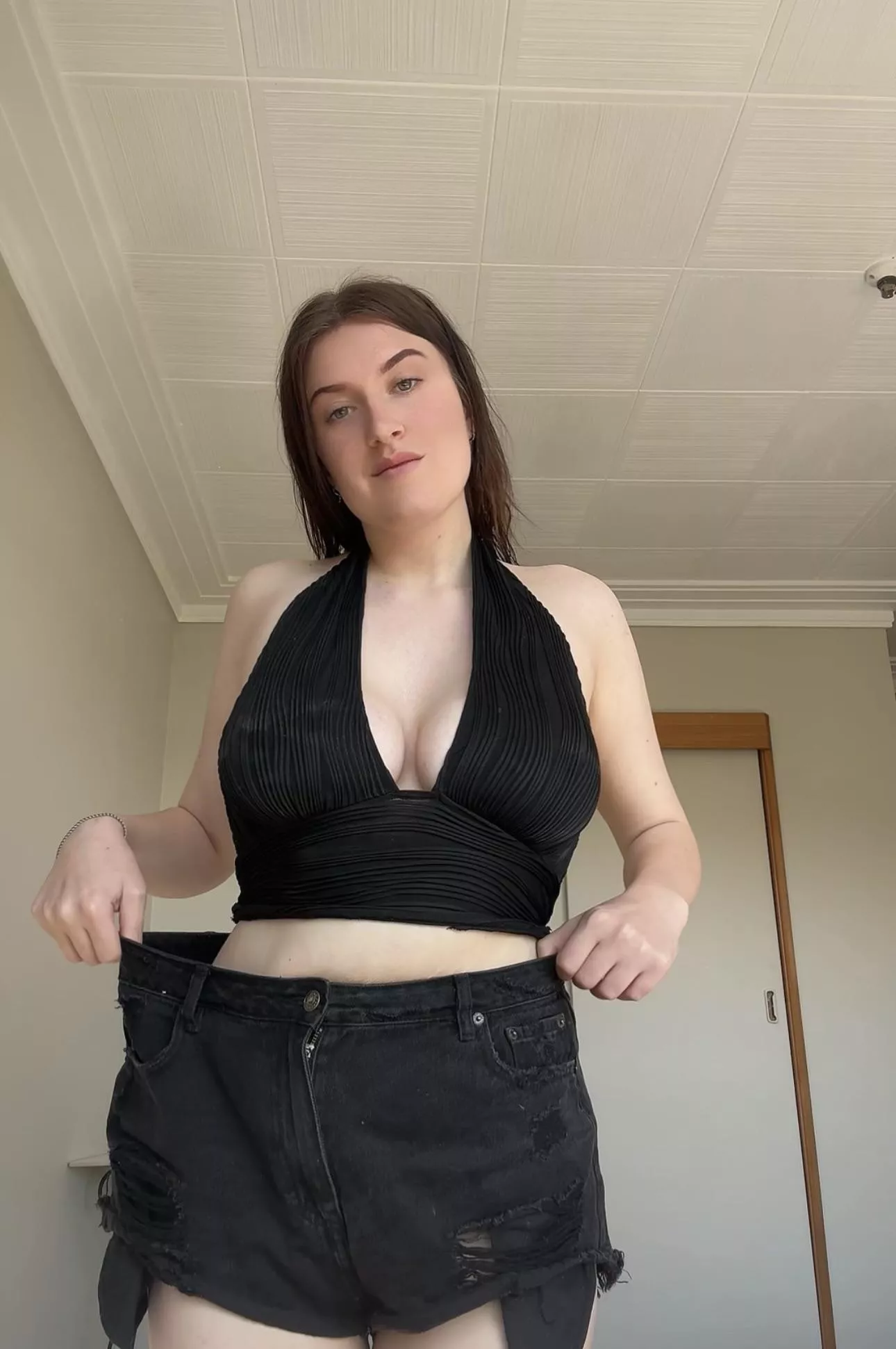 Trying on my shorts from when I was a size 14! Now I’m a size 8