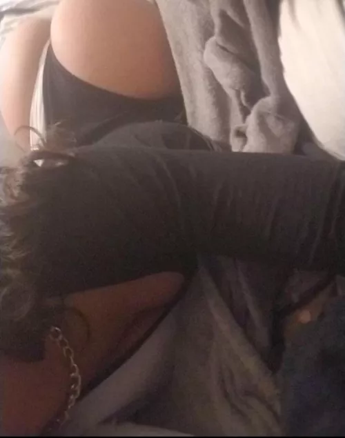 uk baby 19 daddys hmu if you would let me sit on ur face😜🍑