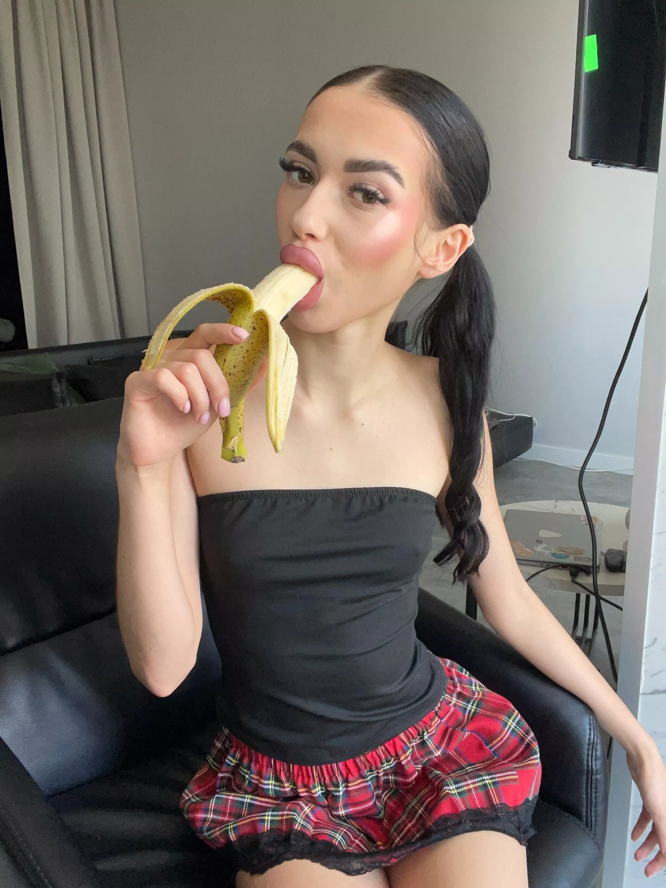 Under my school skirt, I don't wear panties ;)