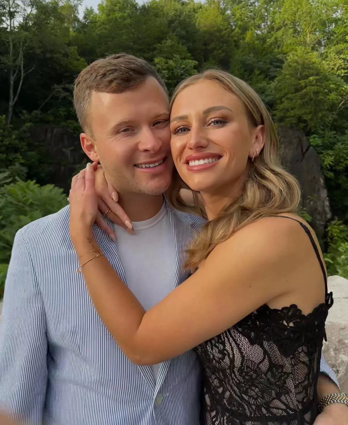 Want to meet someone tonight HMU