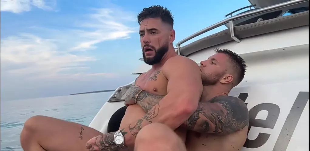 Wanted to recreate the Titanic iconic scene with my friend, but now I am afraid 😬🌊.