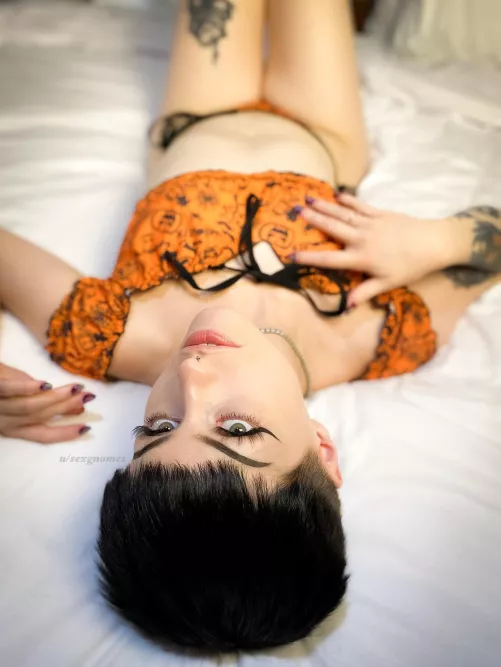 what horror movie would you watch with me 🎃🖤