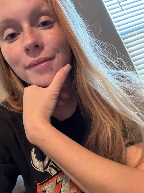 whats on your sexual bucketlist? mines a threesome… 💗