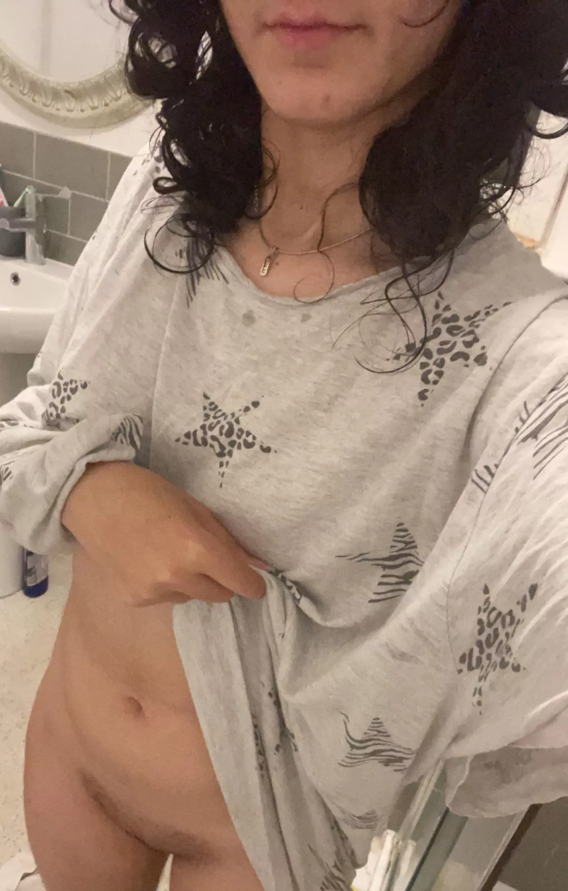 What’s sexier than a t-shirt with no panties ;) 