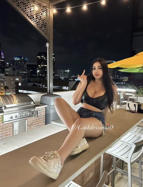 Which loser wants to be no limits bullied by a female supremacist?