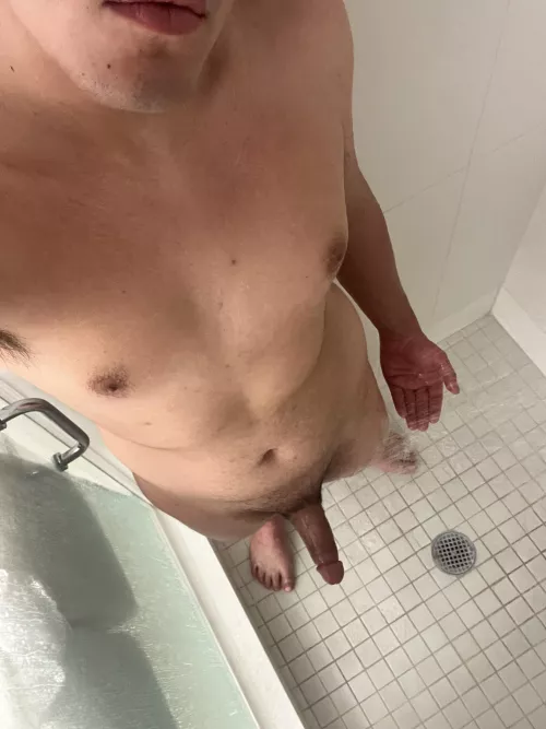 Who is gonna come join me in the shower add me and try and turn me on maybe you can  @shanesmitonly