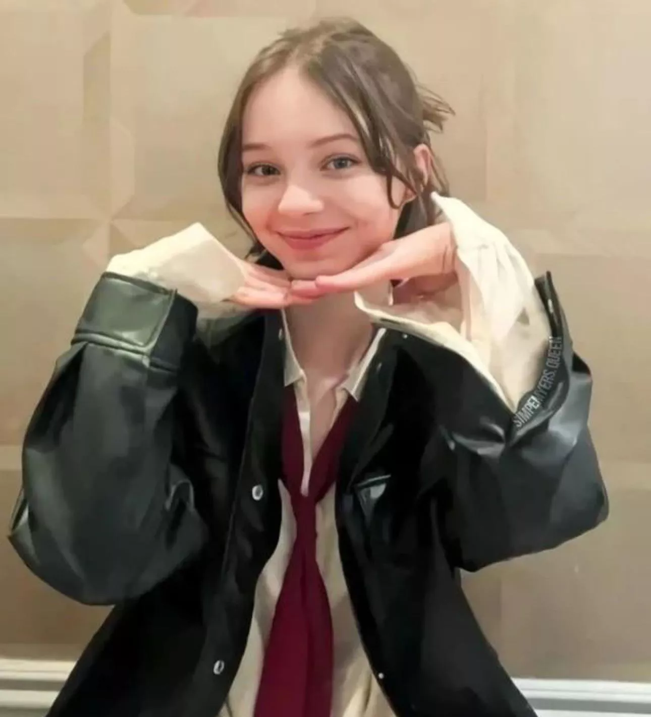 Who wants to do a cum tribute with me? On video call maybe get a bit bi