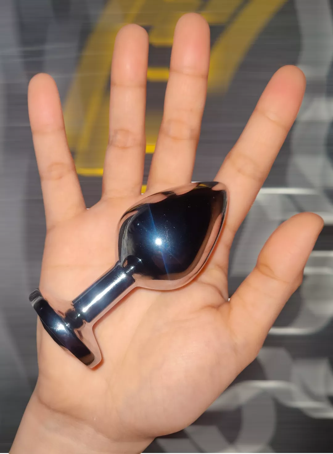 wife's hand and her treat for tonight. 🔥