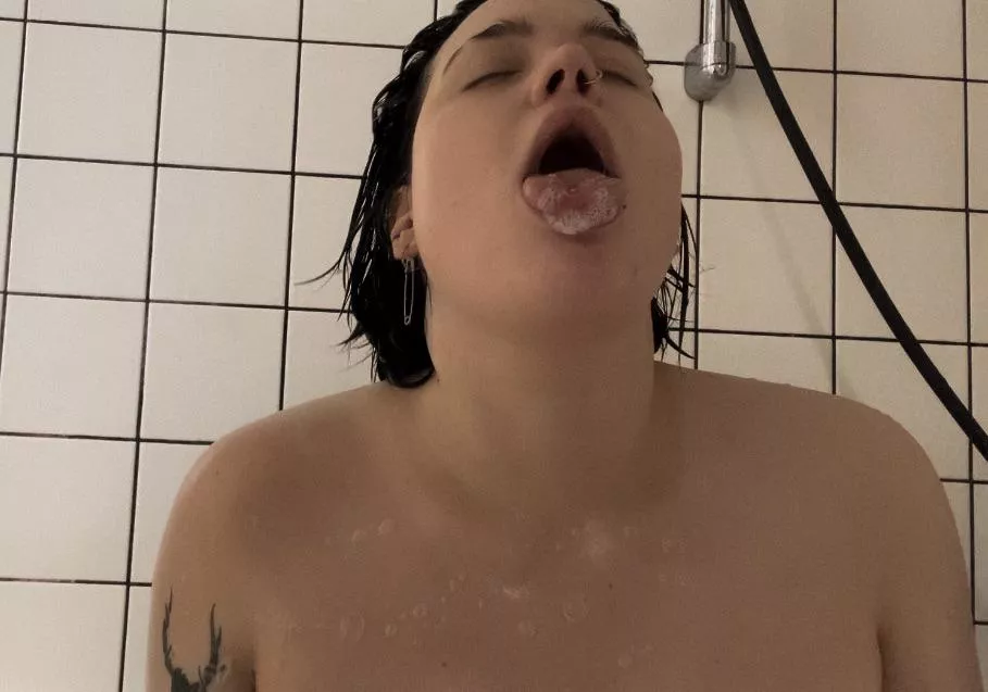 would love to take a shower with you xx FREE PAGE