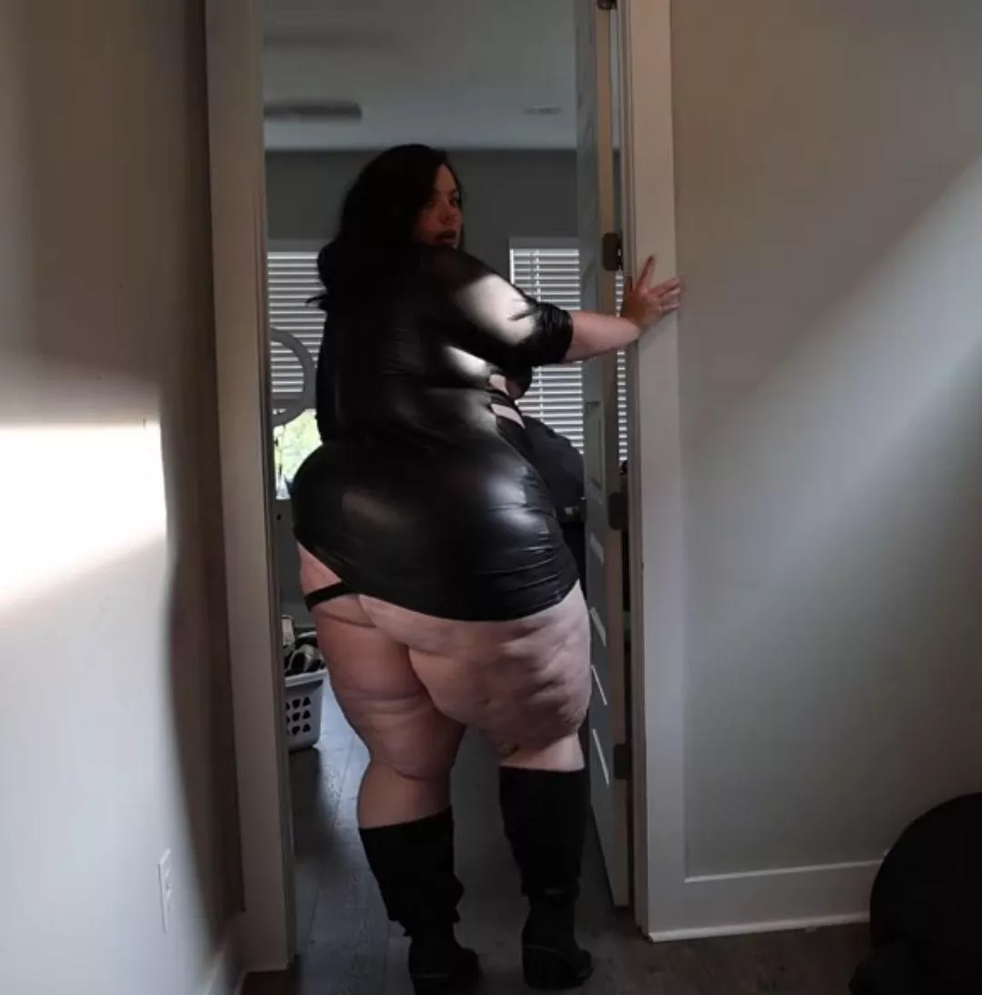 Would you let a big girl sit on your cock?