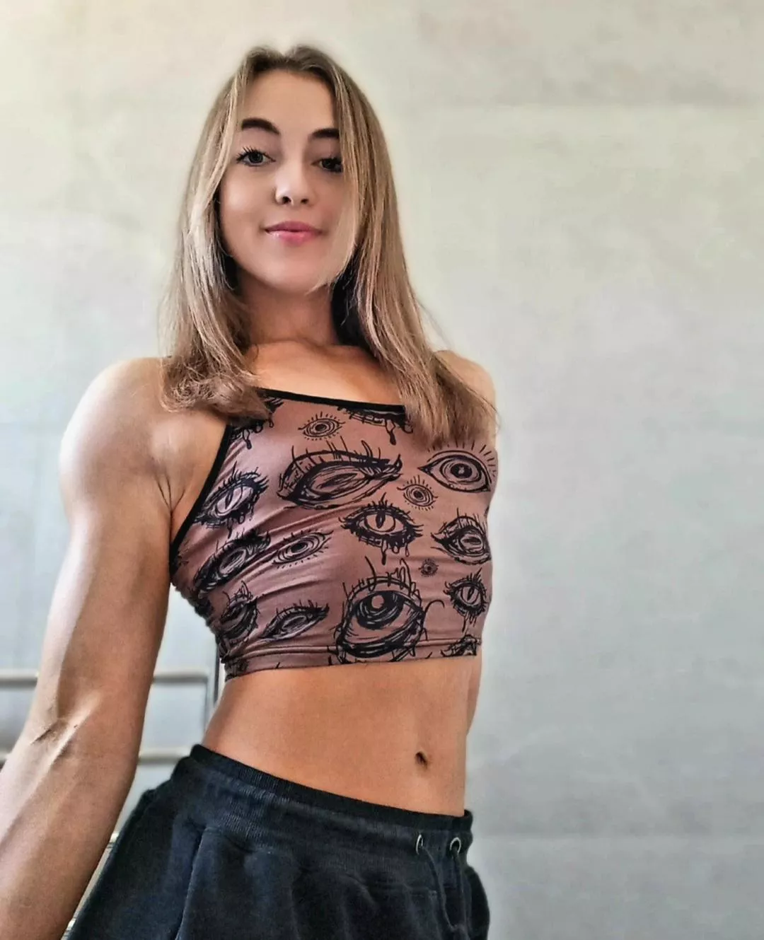 Would you like to wrestle me? 💪🏻😈 