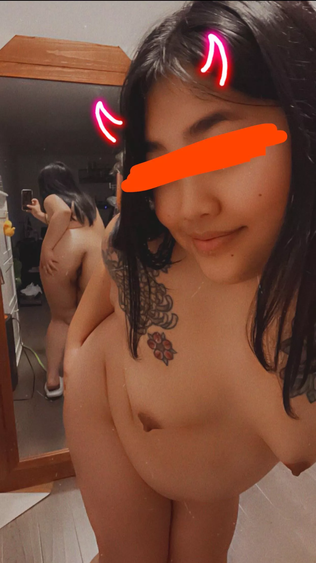 Would you want a nudist roommate? What would you do? 🥺