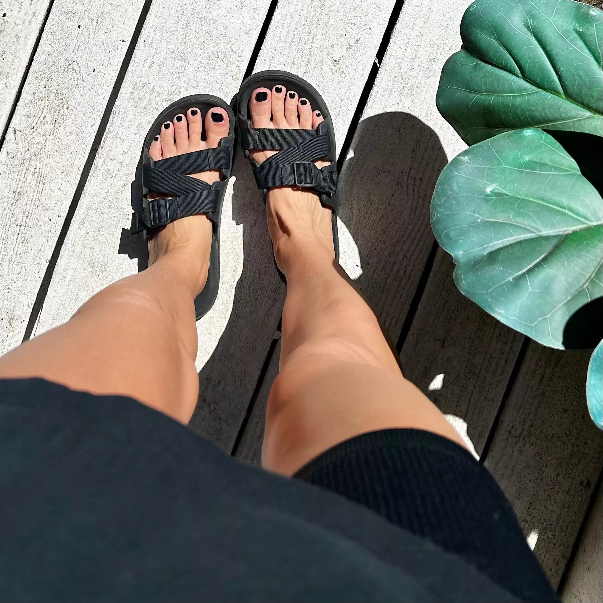 Would you worship my feet? 🤔🛐