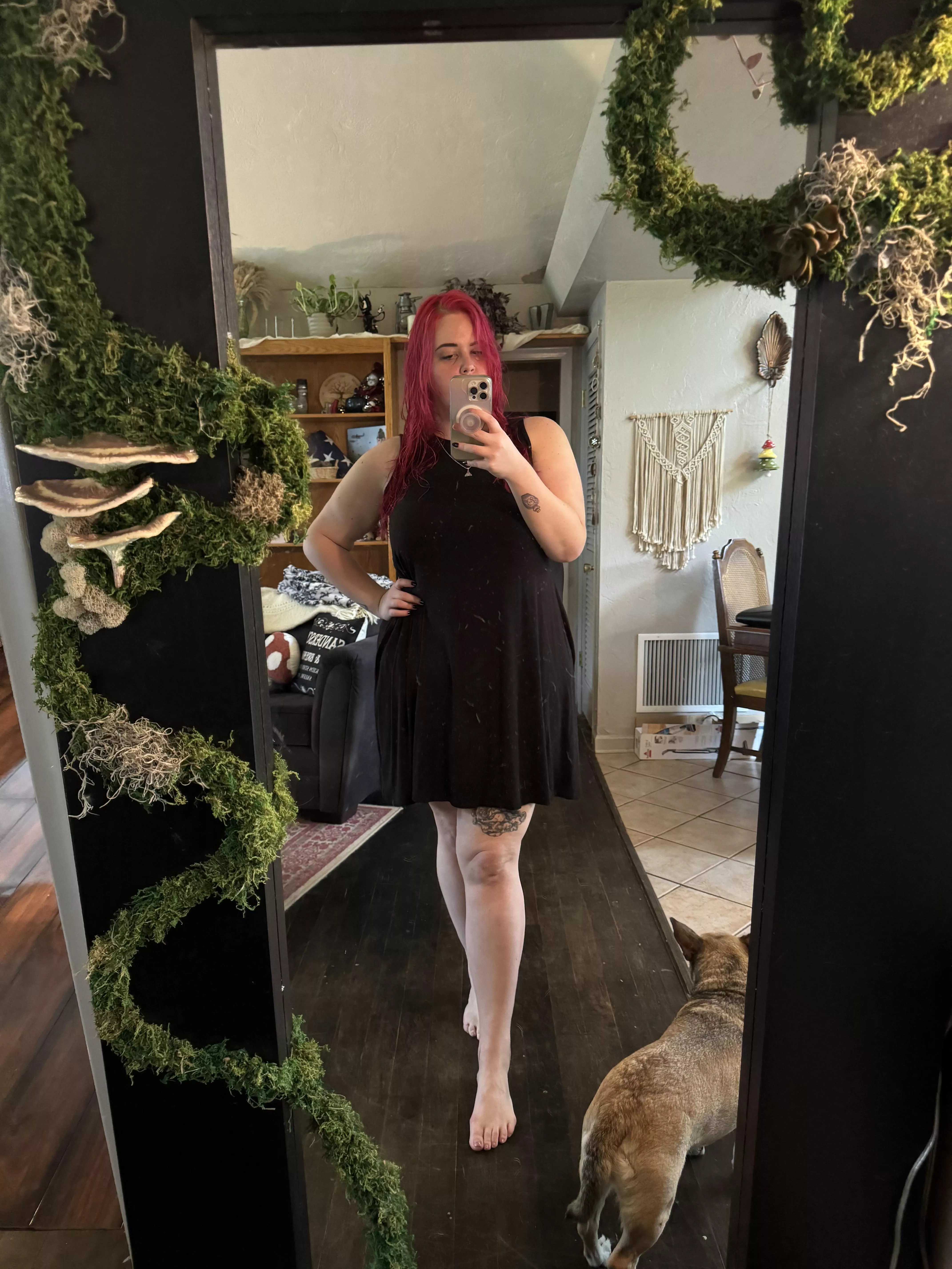 Wrap my legs around you while we toke? ✨🤷‍♀️