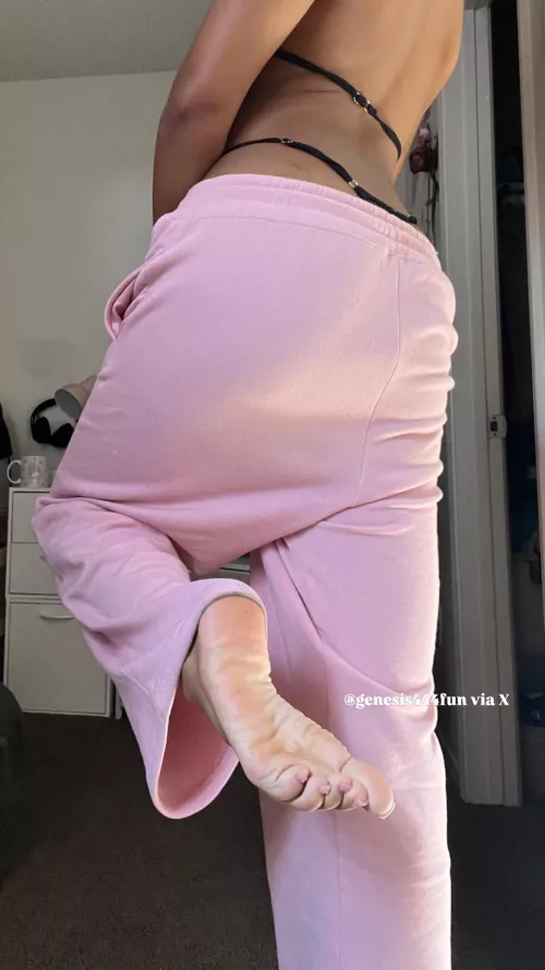 wrinkled soles + some stupid loser 😻