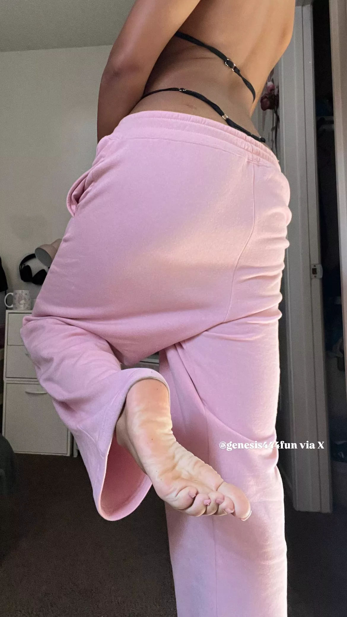 wrinkled soles + some stupid loser 😻