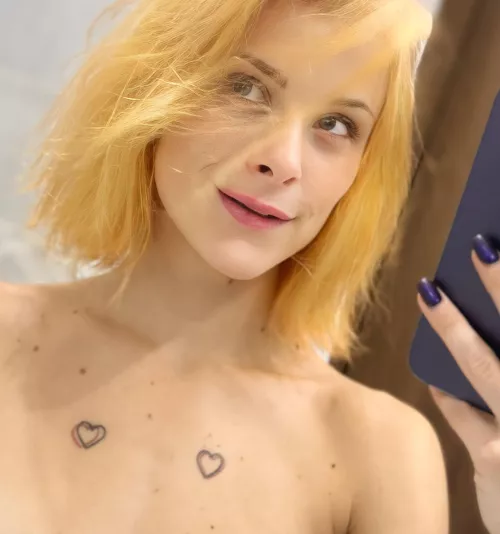 you can tell by my smile that I'm completely naked