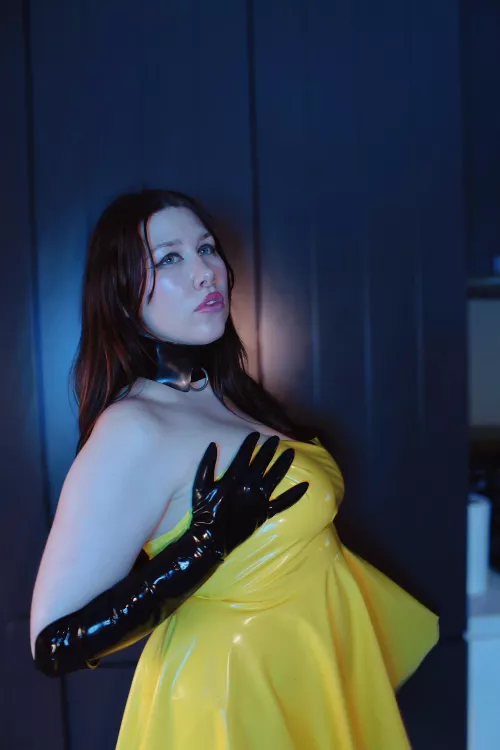 Your favourite shiny Aussie domme 🖤💛