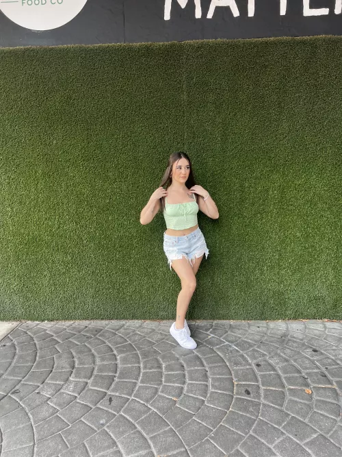 You’re a gooning, money dispensing loser.