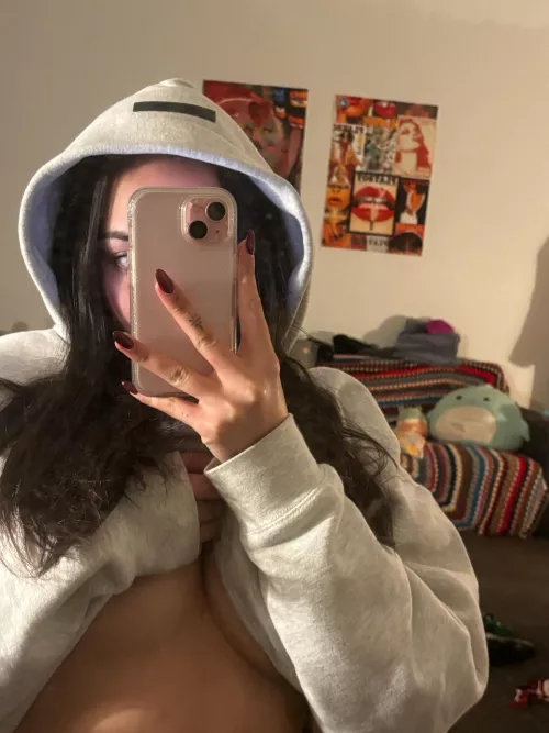 18 [F4M] #Chicago - I need an older zaddy to pump me full of a fat creampie! i'm clean and on BC. Hit me up