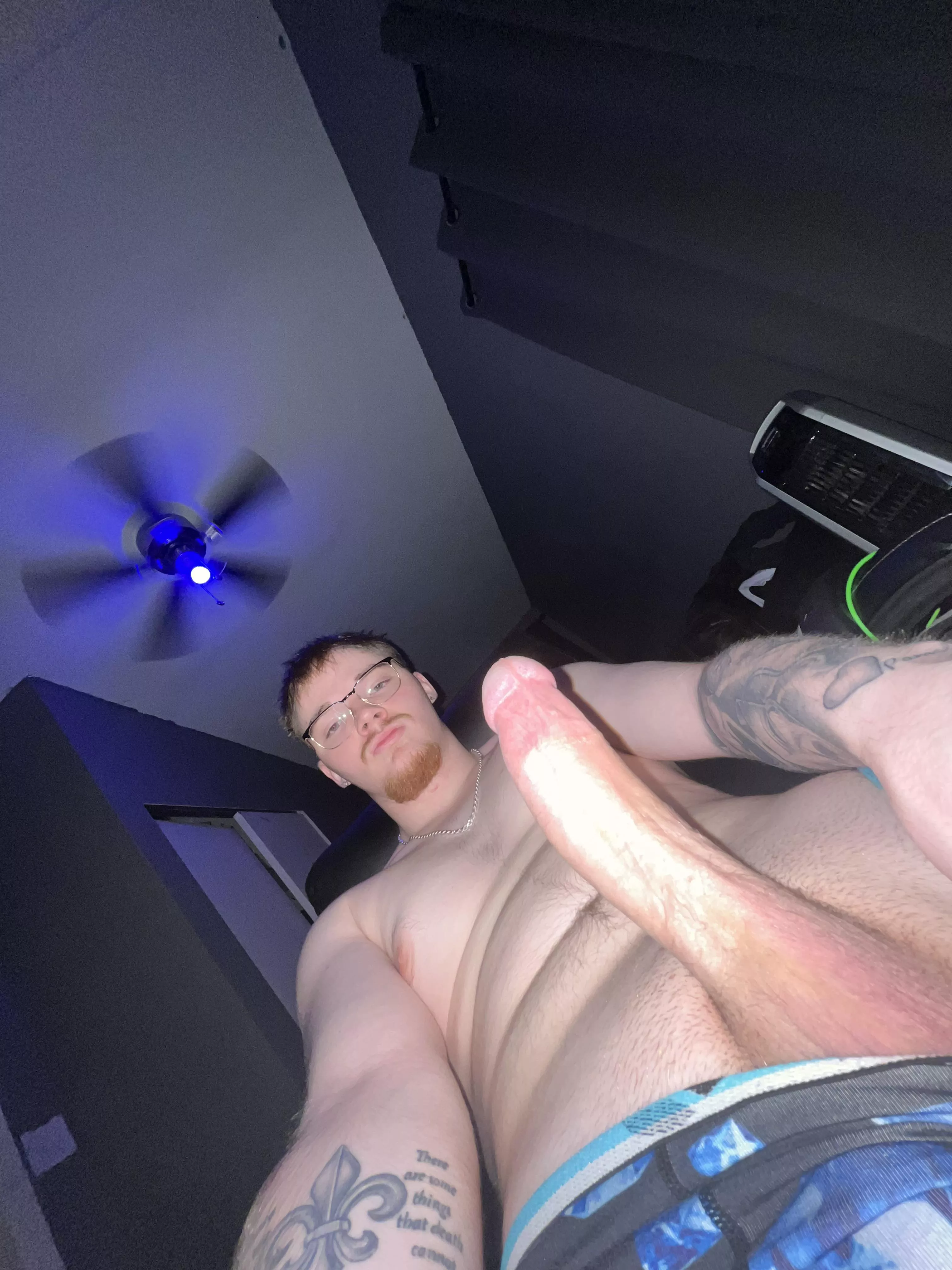 18(M4F) Suck my dick while I play the game 