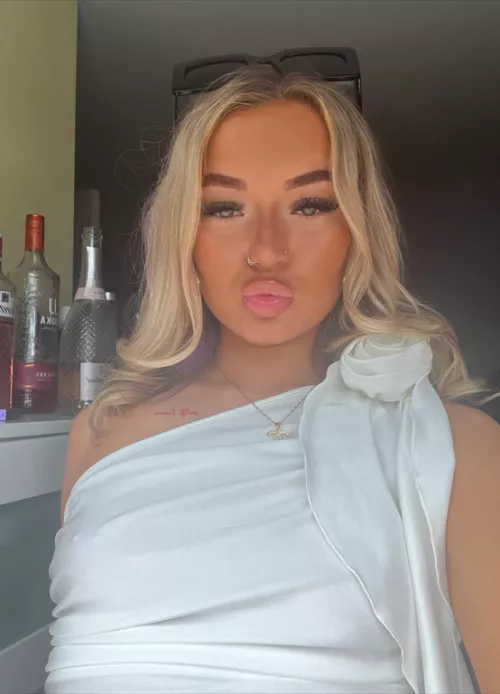 19F Looking for some fun 