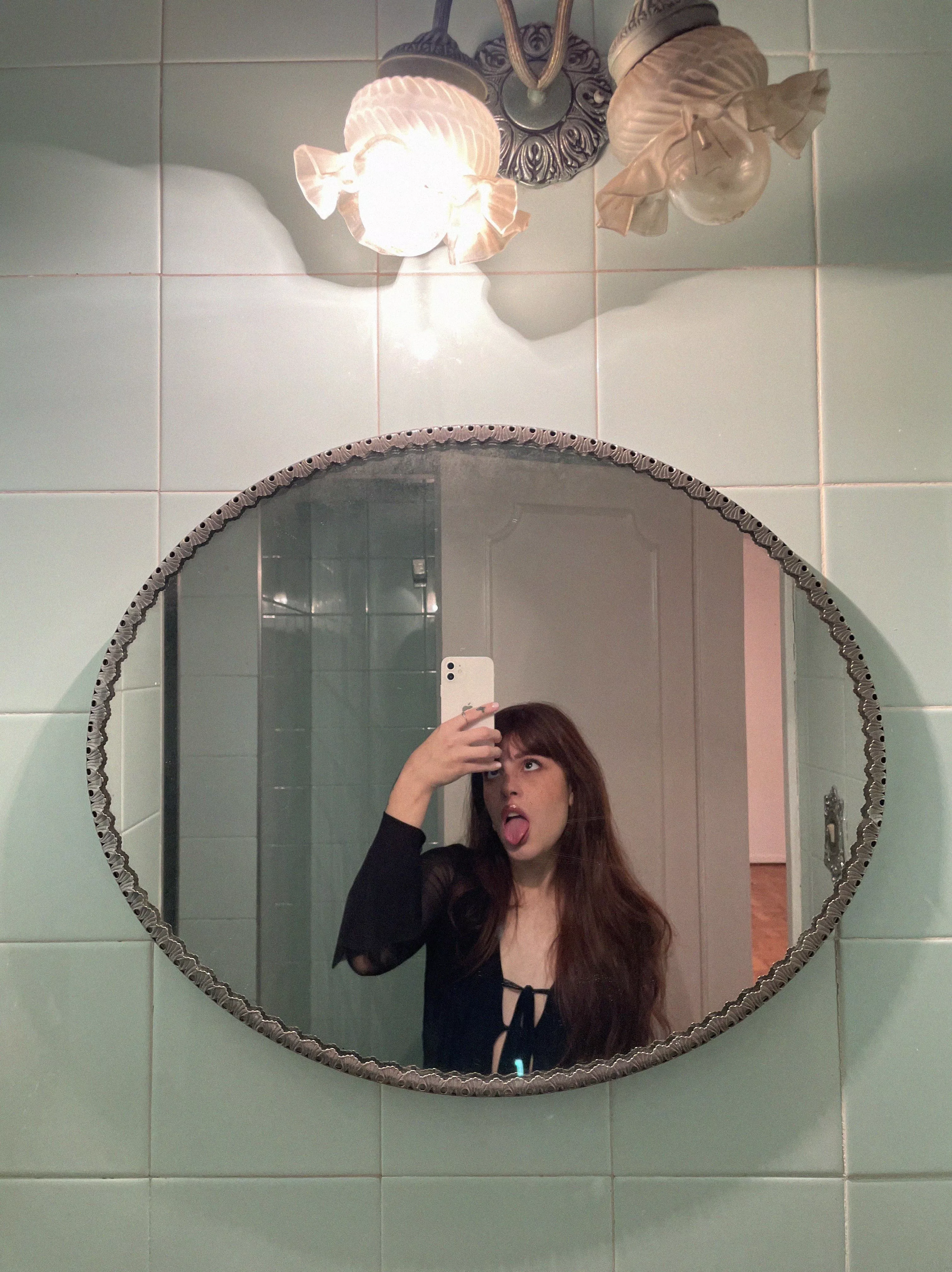 20 [F4M] these lamps look too pretty for me to NOT take a pic